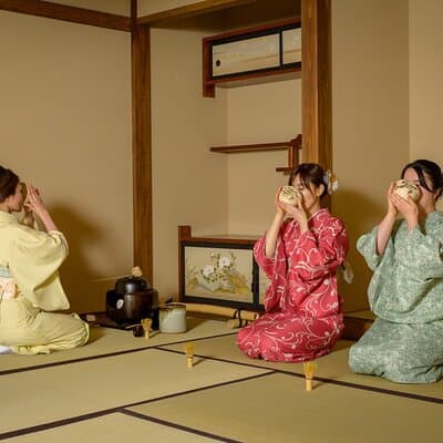 Shinjuku : Authentic Tea Ceremony with Matcha & Kimono 4