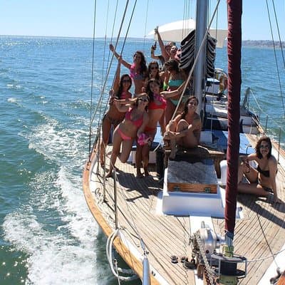 Hen Party in Lisbon on a vintage Sailboat 5