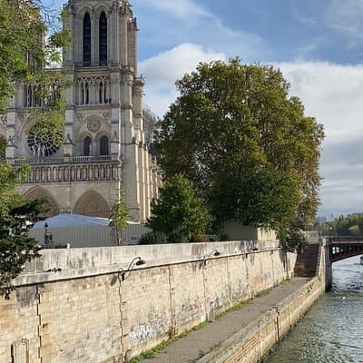 Paris Notre Dame & Ăle de la Cite: Max 6 People Group or Private 4