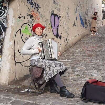 Montmartre/Sacre-Coeur/Paris- Artistic & Bohemian Epicenter 5