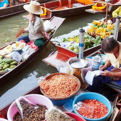 Damnoen Saduak Floating Market and Maeklong Railway Market Tour 5