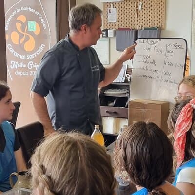Amazing Sweet Crêpe Cooking Class Paris 4