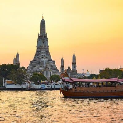 Manohra 5-Star Luxury Dinner Cruise with Pre-Canapés in Bangkok 2