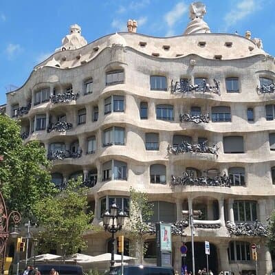 Private GaudĂ Tour with City Highlights. Barcelona at a Glance: 3