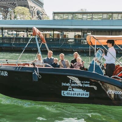 Top Private Cruises in Paris with French Champagne and surprises 2