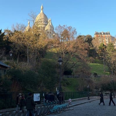 Intimate Montmartre Art & Gourmet Stroll – Private Experience
