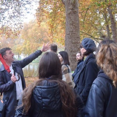 London’s Most Entertaining Tour: Magic, History and Laughter 2