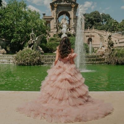 Barcelona: Glamour Wow Dress Photoshoot in Spectacular locations 2