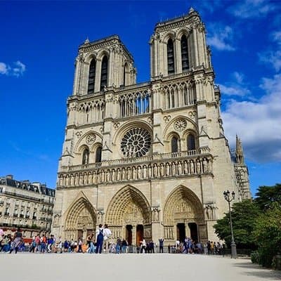Small Group Notre Dame Tour with Scheduled Entry