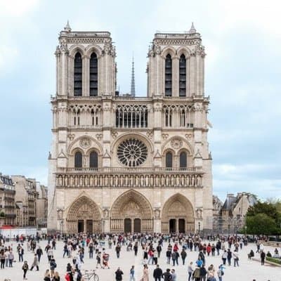 Small Group Notre Dame Tour with Scheduled Entry 2
