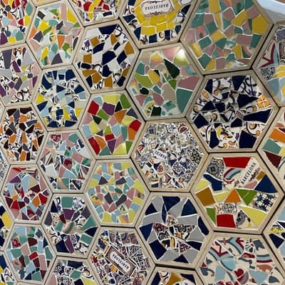 Guided Mosaic Class in Barcelona - Gaudi Hexagonal Shape Tile 1h. 3
