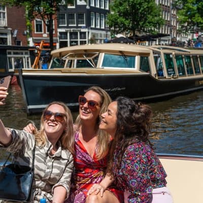 Amsterdam: Burger Cruise departure from Anne Frank House 5