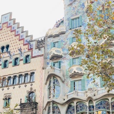Barcelona Bike Tour Iconic Sights and Local Culture 4
