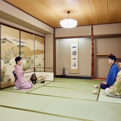Shinjuku : Authentic Tea Ceremony with Matcha & Kimono