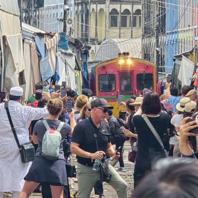 Private Tour to Railway Market and Floating Market 2