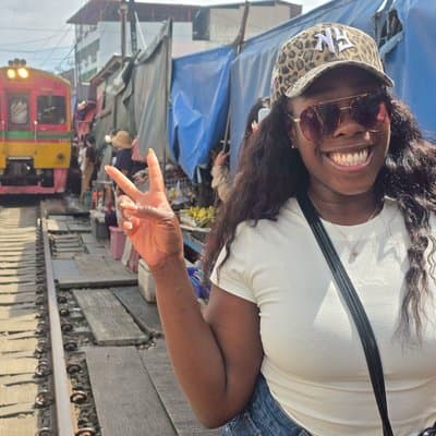 Private Tour to Railway Market and Floating Market 5