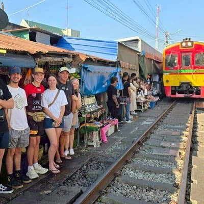 Private Tour to Railway Market and Floating Market 3