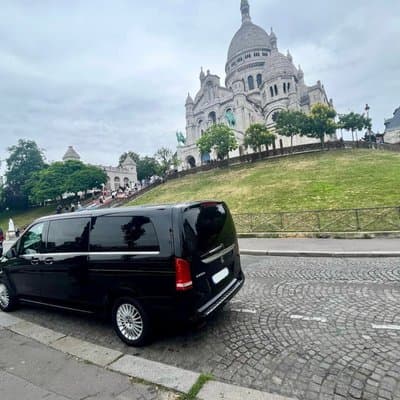 Private tour of the essentials of Paris with driver