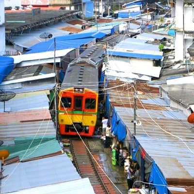 The Best of Damnoen Saduak (Floating) & Maeklong (Railway) Market 3