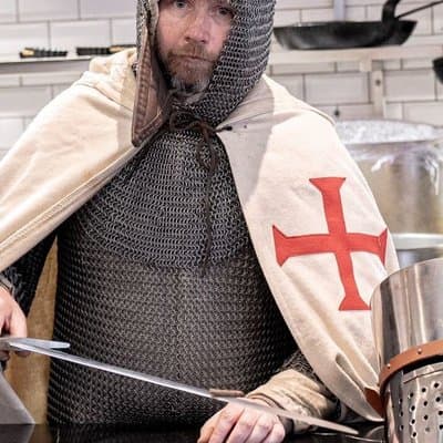 Unusual lunch with history 3