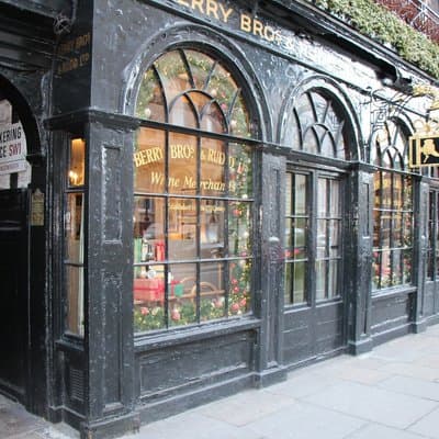 Private Kingsman Filming Locations Tour by Black Taxi in London 5