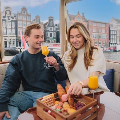 Amsterdam: 1.5-Hour Cozy Morning Breakfast Canal Cruise