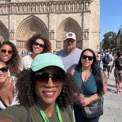 Notre Dame Interior Tour with Crypt, Macaron or Lunch 2