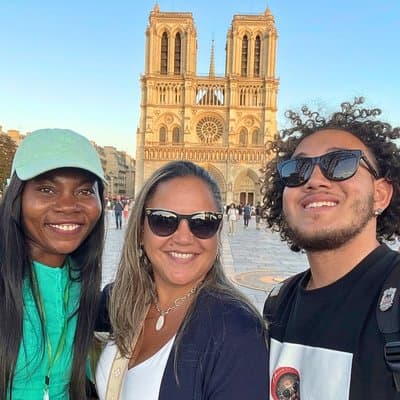 Notre Dame Interior Tour with Crypt, Macaron or Lunch