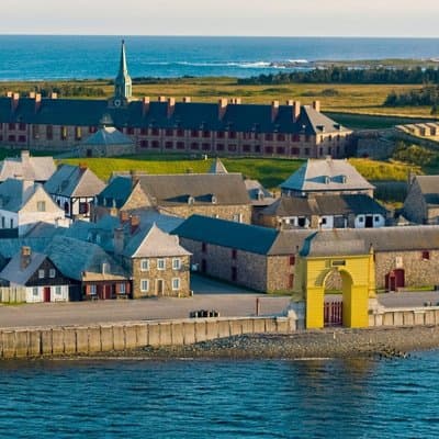 Highland Tours: Louisbourg Fortress and Lighthouse Tour