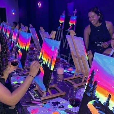 Paint & Wine Workshop in Barcelona in creative studio