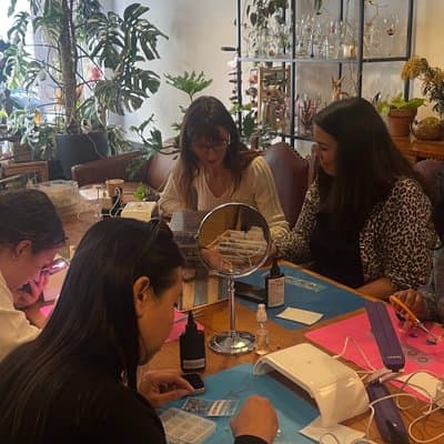 Paris 1e Duo Resin Jewelry Making Workshop 4