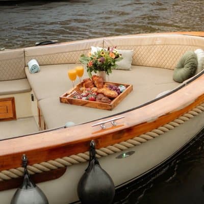 Amsterdam: 1.5-Hour Cozy Morning Breakfast Canal Cruise 3