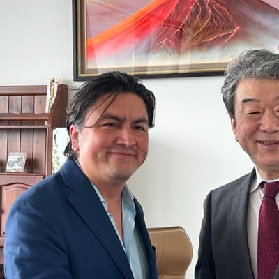 Discover Japanese Politics Over a Coffee in Tokyo 2