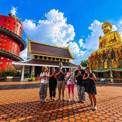 Bangkok: Floating Market, Maeklong Train Market & Dragon Temple 3