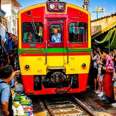 Bangkok: Floating Market, Maeklong Train Market & Dragon Temple 4