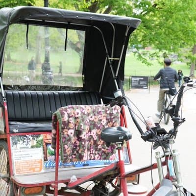 Private Central Park Pedicab Guided Tour with Photo Stops